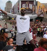 社区盾倒计时，克里夫兰骑士赛后回应争议，细节引发关注，媒体盛赞，临场指挥获称赞 